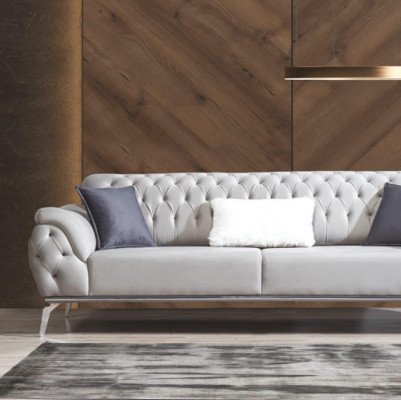 Divano Chesterfield a tre posti - Arredamento di lusso.