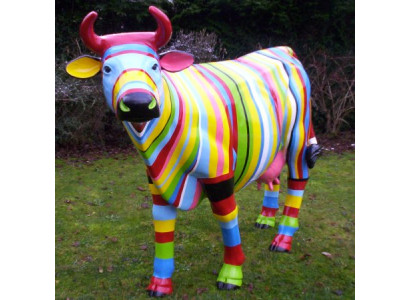 Designer Statua Astratta Moderna di Mucca in Plastica da Giardino Decorativa