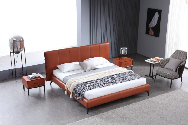 Letto matrimoniale imbottito in metallo di design di lusso per la camera da letto in stile italiano.