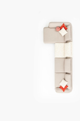 Divano a L in tessuto beige 420x170, divano design per la zona giorno.