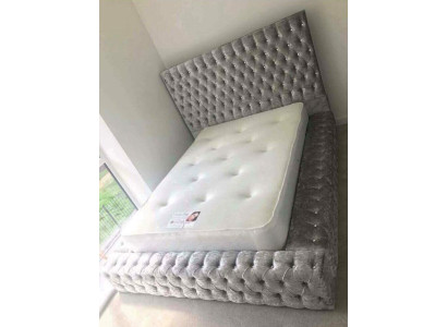 Stile classico inglese Letto matrimoniale Tessile Letti Chesterfield 160x200cm Nuovo