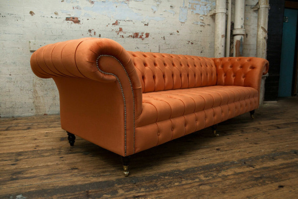 Divano imbottito Chesterfield in tessuto per divani di design in pelle di lusso a 4 posti da 265 cm.