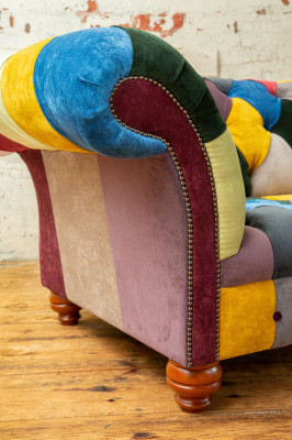 Design moderno Divano Chesterfield a 2 posti colorato in tessuto Design divano imbottito
