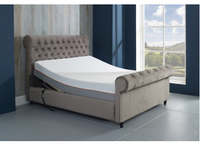 Designer Chesterfield in colore beige letto matrimoniale di lusso con struttura imbottita.