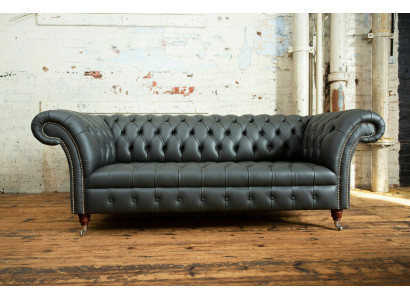 Chesterfield grigio in pelle, divano a 3 posti designante 3 posti.