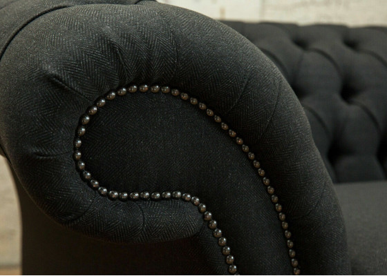 Sofà Chesterfield moderno nero a tre posti di lusso
