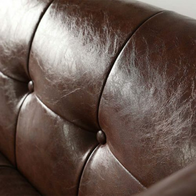 Sofà in pelle Chesterfield marrone di lusso a 3 posti.