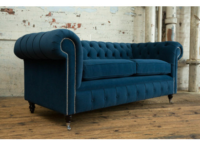 Blu lussuoso divano Chesterfield a tre posti 