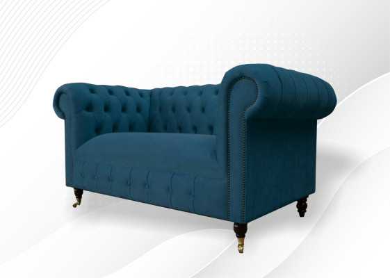 Divano 2 posti Chesterfield classico blu con seduta.