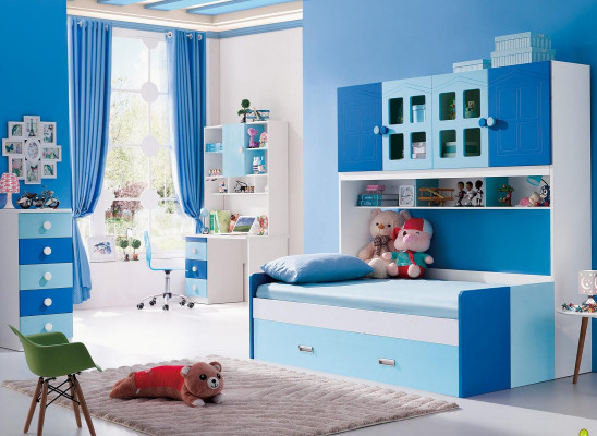 Stanza per bambini e ragazzi con tavolo, letto e comodino di design nuovo.