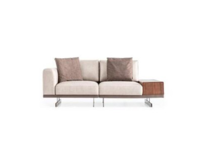 Beige Divano moderno di lusso a due posti in tessuto per il soggiorno.
