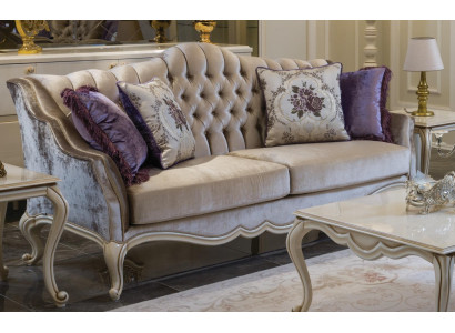 Tre posti, divano in stile classico imbottito di lusso da tre posti, arredamento per la sala.