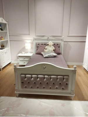 Set completo per la camera dei bambini di design. Set camera da letto mobili per bambini e ragazzi.