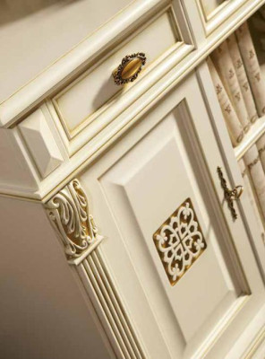 Mobile guardaroba di lusso con ante scorrevoli di design per camera da letto in legno massello nuovo.