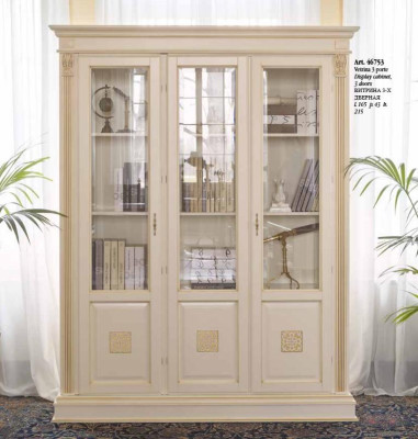 Set da scrivania 3 pezzi. Set da ufficio in legno massiccio, scrivania, sedia da direttore, armadio. Nuovo arredamento