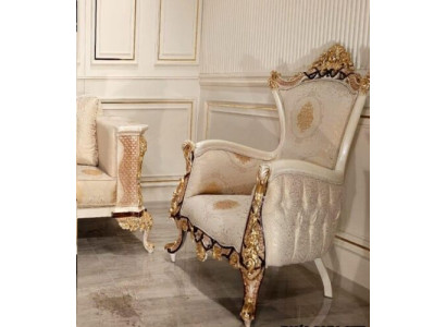 Poltrona design di lusso in stile barocco in tessuto per relax.