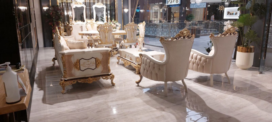 Set Chesterfield di lusso 3+3+1 Tavolino Barocco  Sitzpolster Garnituren di stile Rococò.