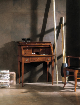 Mobili da ufficio in legno italiani Tavoli Tavolo Scrivania Segretaria Scrivanie