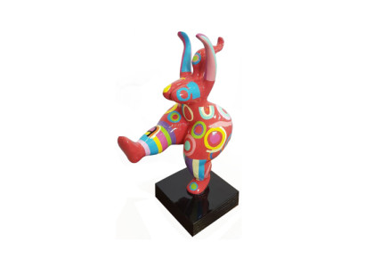 Arte astratta del designer, graziose statue di figure colorate, sculture e statue dipinte.   Arte astratta del designer, graziose statue di figure colorate, sculture e statue dipinte.