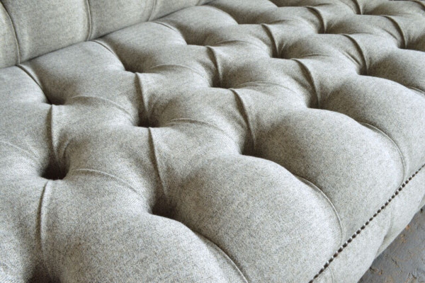 Chesterfield Design divano in tessuto Poltrona 1.5 posti Divani imbottiti Lounge in velluto grigio.