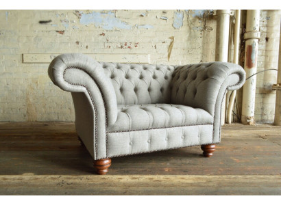 Chesterfield Design divano in tessuto Poltrona 1.5 posti Divani imbottiti Lounge in velluto grigio.