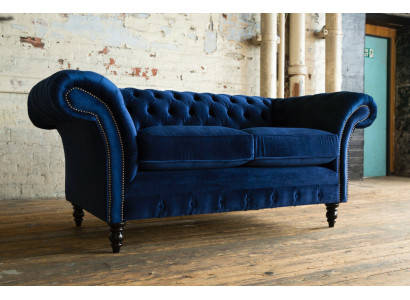 Divano Chesterfield a 2 posti imbottito, divani design.