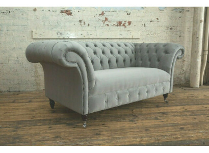 Chesterfield lusso divano a 2 posti in tessuto di stoffa divano imbottito, nuovo.