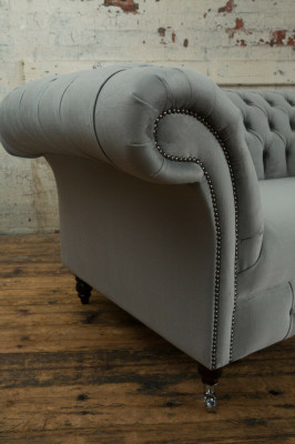 Chesterfield lusso divano a 2 posti in tessuto di stoffa divano imbottito, nuovo.