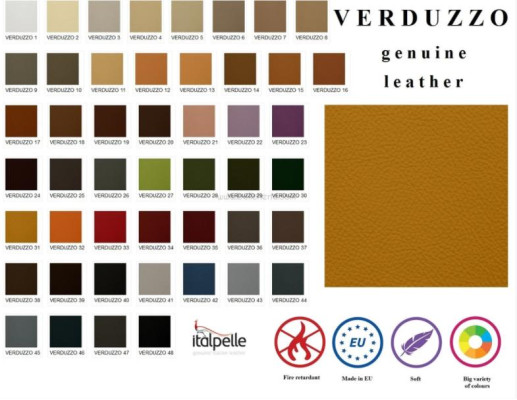 Beige divano Chesterfield in pelle a tre posti per il soggiorno, design moderno, nuovo.