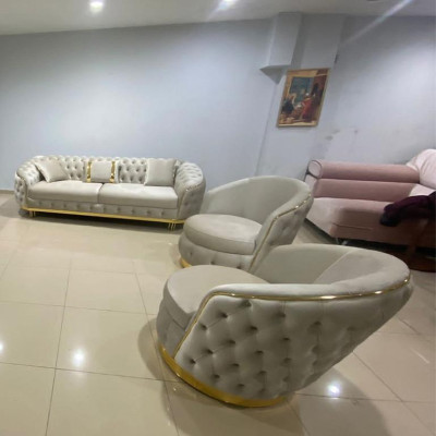 Designer set soggiorno composto da divano a 3 posti e 2 poltrone, 3 pezzi.