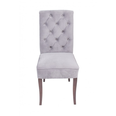 Design poltrone Chesterfield imbottite per hotel gruppo tessile.