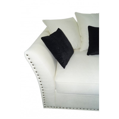 Divano classico a tre posti in tessuto con design classico.