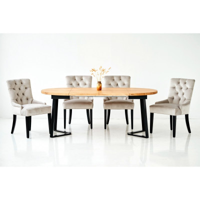 Design del tavolo da pranzo + gruppo di sedute con 6 poltrone Chesterfield.