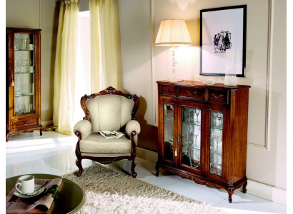 Mobili stile barocco in legno, comò, armadio, vetrina, mobili di lusso, poltrona.
