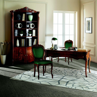 Mobili in legno classici italiani, design di lusso scrivania per ufficio.