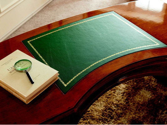 Mobili in legno classici italiani, design di lusso scrivania per ufficio.