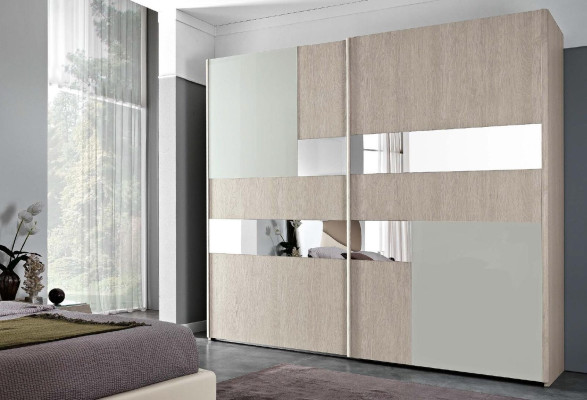 Armadio a ante scorrevoli con specchio Mobili italiani per camera da letto