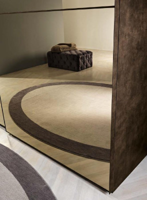 Elegante armadio a specchio con ante scorrevoli in stile moderno
