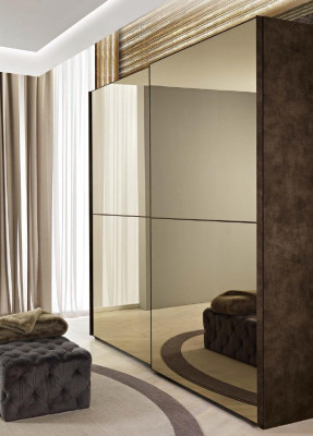 Elegante armadio a specchio con ante scorrevoli in stile moderno