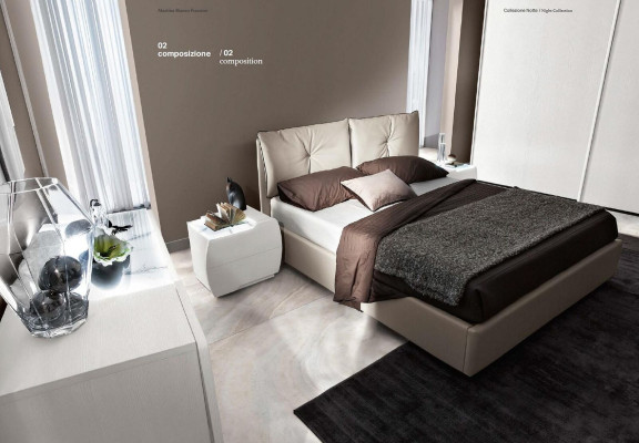 Armadio con ante scorrevoli in legno per camera da letto guardaroba.