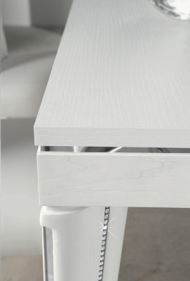Tavolo allungabile in legno di lusso con design moderno per il tavolo da pranzo.