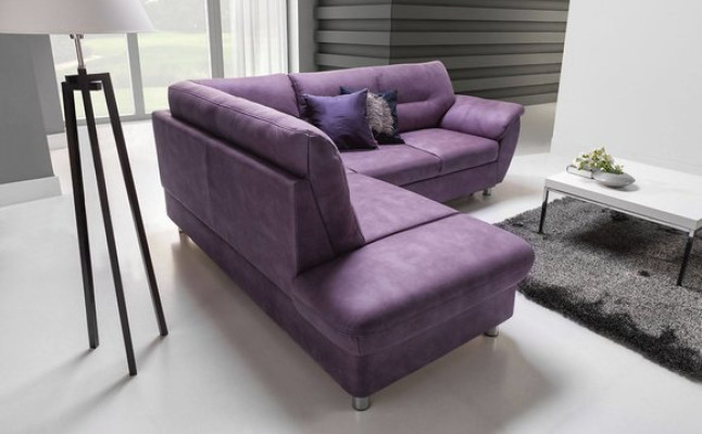 Il divano ad angolo è un design moderno e rispettabile per il tuo soggiorno.