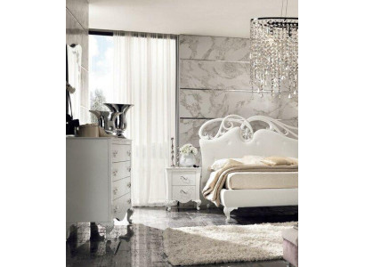Comò con specchio in legno in stile moderno per la camera da letto.