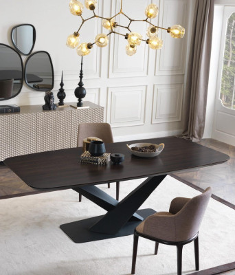 Tavolo da pranzo, 4 sedie, credenza, specchio, set di design da 7 pezzi
