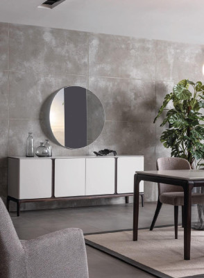 Set da pranzo con tavolo, 2 sedie, credenza, specchio, panca, nuovo - Set da pranzo 6 pezzi.