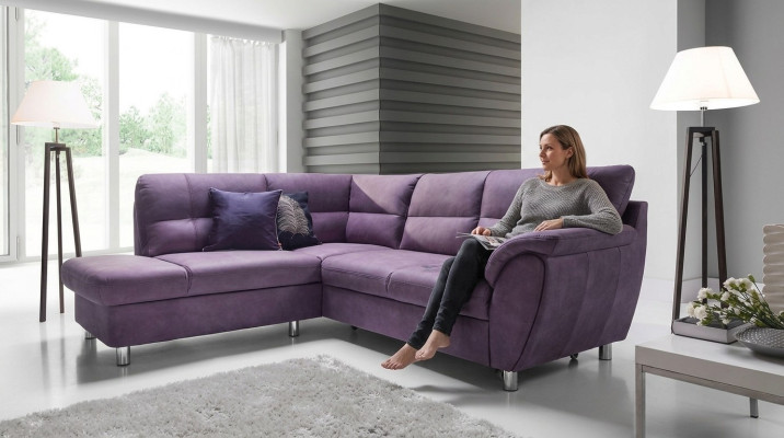 Il divano ad angolo è un design moderno e rispettabile per il tuo soggiorno.