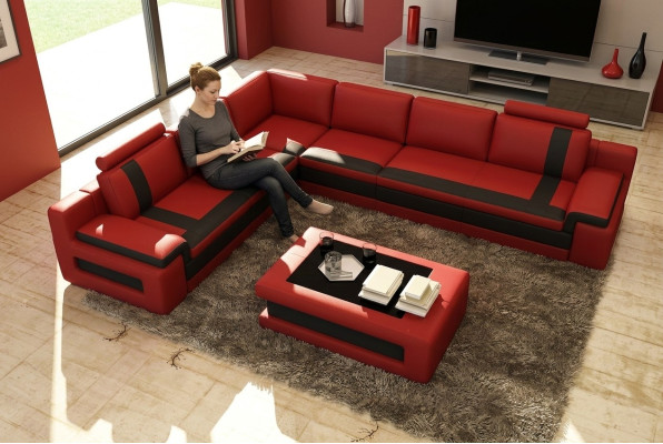 Tavolino design imbottito per soggiorno moderno con divano.  
