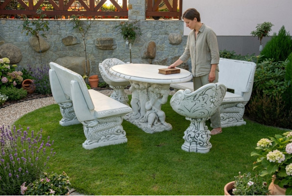 Banca da giardino design antico in stile pietra per mobili da terrazza all'aperto.