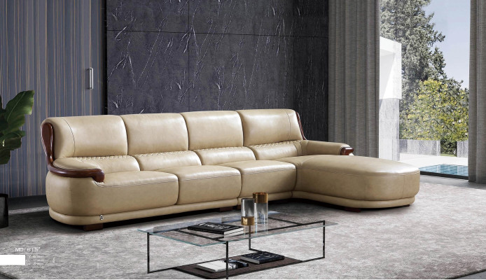 Divano d'angolo design in pelle con imbottitura.
