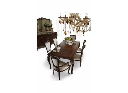 Classico set di 4 sedie design in legno italiano per sala da pranzo.